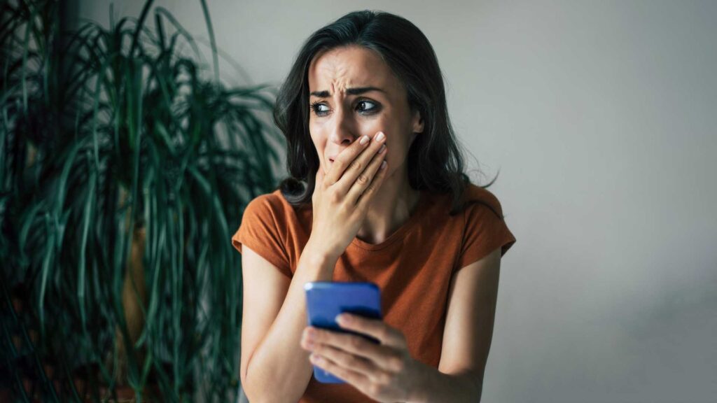 Your EX Disconnects on Social Media She Crying