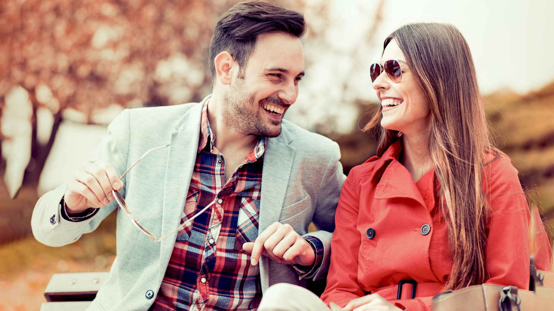 A happy couple talking about funny things.